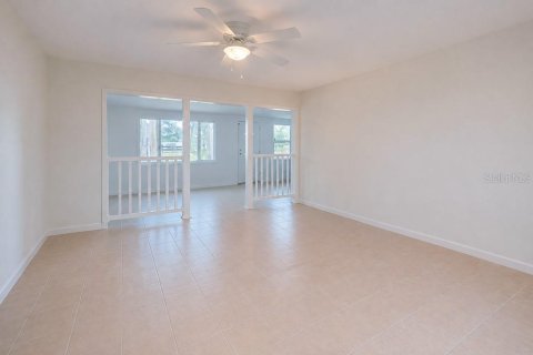 House in Inverness, Florida 2 bedrooms, 113.34 sq.m. № 2204797 - photo 6