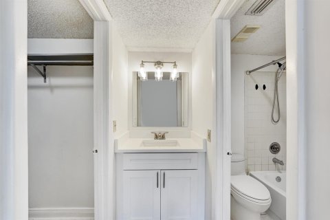 Copropriété à vendre à Boca Raton, Floride: 2 chambres, 91.14 m2 № 2185387 - photo 18