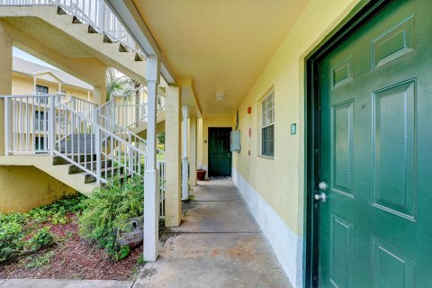 Copropriété à vendre à Boca Raton, Floride: 2 chambres, 91.14 m2 № 2185387 - photo 4
