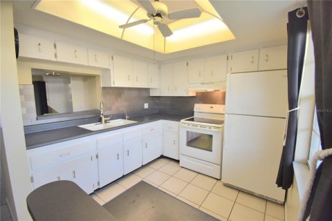 Condo in Dunedin, Florida, 2 bedrooms  № 2110580 - photo 3