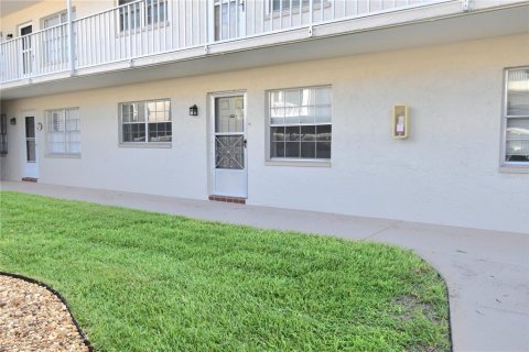 Condo in Dunedin, Florida, 2 bedrooms  № 2110580 - photo 2