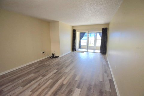Condo in Dunedin, Florida, 2 bedrooms  № 2110580 - photo 4