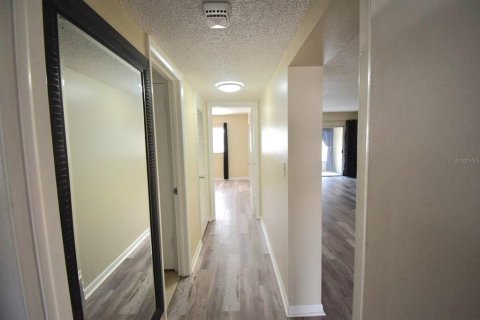 Condo in Dunedin, Florida, 2 bedrooms  № 2110580 - photo 8