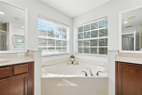 House in Orlando, Florida 5 bedrooms, 275.08 sq.m. № 1904552 - photo 30