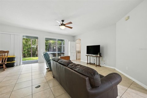 House in Orlando, Florida 5 bedrooms, 275.08 sq.m. № 1904552 - photo 15