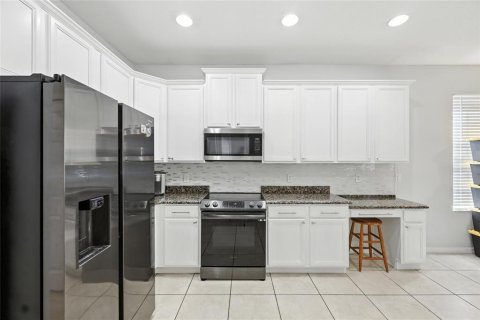 House in Orlando, Florida 5 bedrooms, 275.08 sq.m. № 1904552 - photo 20