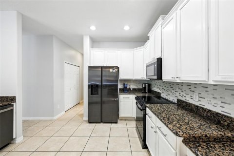 House in Orlando, Florida 5 bedrooms, 275.08 sq.m. № 1904552 - photo 22
