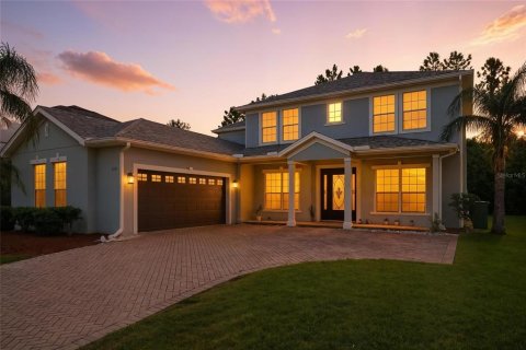 House in Orlando, Florida 5 bedrooms, 275.08 sq.m. № 1904552 - photo 1