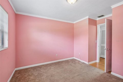 House in Brandon, Florida 4 bedrooms, 177.63 sq.m. № 2391552 - photo 13