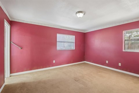 House in Brandon, Florida 4 bedrooms, 177.63 sq.m. № 2391552 - photo 14