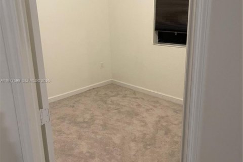 Adosado en alquiler en Miami Gardens, Florida, 3 dormitorios, 124.86 m2 № 2041821 - foto 10