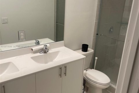 Adosado en alquiler en Miami Gardens, Florida, 3 dormitorios, 124.86 m2 № 2041821 - foto 12