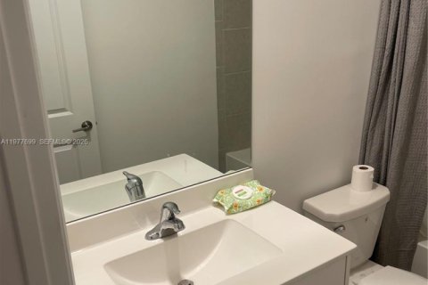 Adosado en alquiler en Miami Gardens, Florida, 3 dormitorios, 124.86 m2 № 2041821 - foto 18