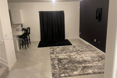 Adosado en alquiler en Miami Gardens, Florida, 3 dormitorios, 124.86 m2 № 2041821 - foto 6