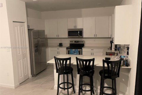 Adosado en alquiler en Miami Gardens, Florida, 3 dormitorios, 124.86 m2 № 2041821 - foto 3