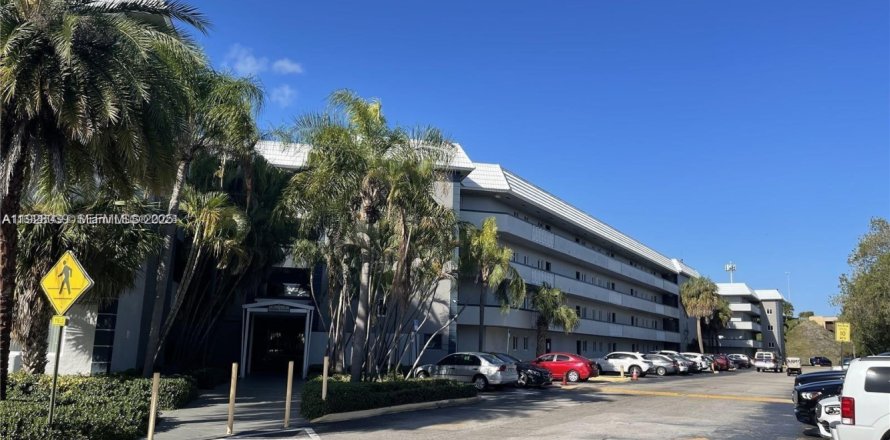 Дом в Катлер-Бей, Флорида 2 спальни, 40372.4м2 № 1988187