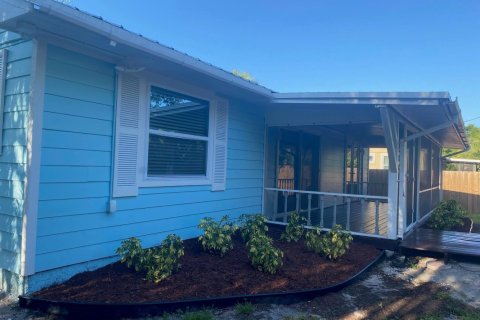 House in Palm City, Florida 3 bedrooms, 130.9 sq.m. № 1179578 - photo 1