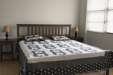 Condominio en alquiler en Miami, Florida, 2 dormitorios, 87.33 m2 № 2051049 - foto 2