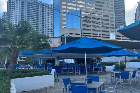 Condominio en alquiler en Miami, Florida, 2 dormitorios, 87.33 m2 № 2051049 - foto 6