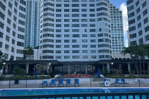 Condo in Miami, Florida, 2 bedrooms  № 2051049