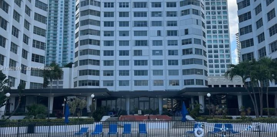 Condominio en Miami, Florida, 2 dormitorios  № 2051049