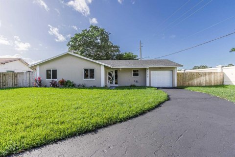 Villa ou maison à Lauderhill, Floride 3 chambres, 108.32 m2 № 2428600