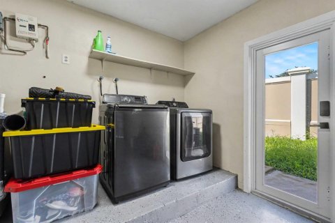 Villa ou maison à vendre à Lauderhill, Floride: 3 chambres, 108.32 m2 № 2428600 - photo 28