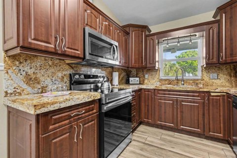 Villa ou maison à vendre à Lauderhill, Floride: 3 chambres, 108.32 m2 № 2428600 - photo 24