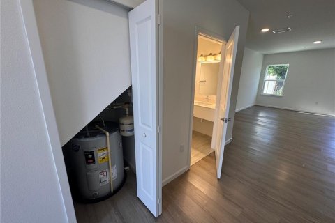 Townhouse in Orlando, Florida 3 bedrooms, 156.73 sq.m. № 1871009 - photo 11