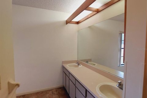 Casa en venta en Tampa, Florida, 3 dormitorios, 141.86 m2 № 2148582 - foto 21
