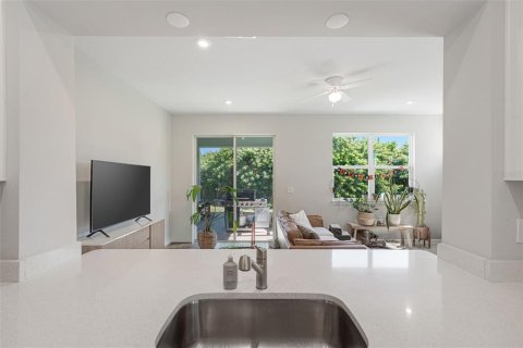 Touwnhouse à vendre à Bradenton, Floride: 3 chambres, 162.3 m2 № 2425714 - photo 10