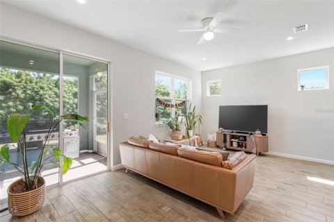 Touwnhouse à vendre à Bradenton, Floride: 3 chambres, 162.3 m2 № 2425714 - photo 5