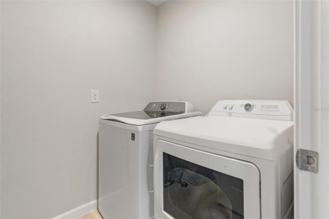 Touwnhouse à vendre à Bradenton, Floride: 3 chambres, 162.3 m2 № 2425714 - photo 18