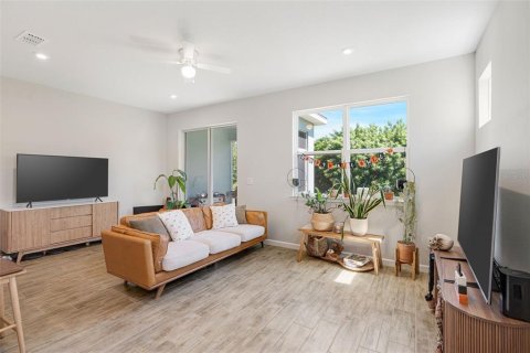 Touwnhouse à vendre à Bradenton, Floride: 3 chambres, 162.3 m2 № 2425714 - photo 3