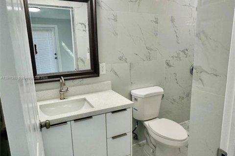 House in Plantation, Florida 4 bedrooms, 108.7 sq.m. № 1933979 - photo 12