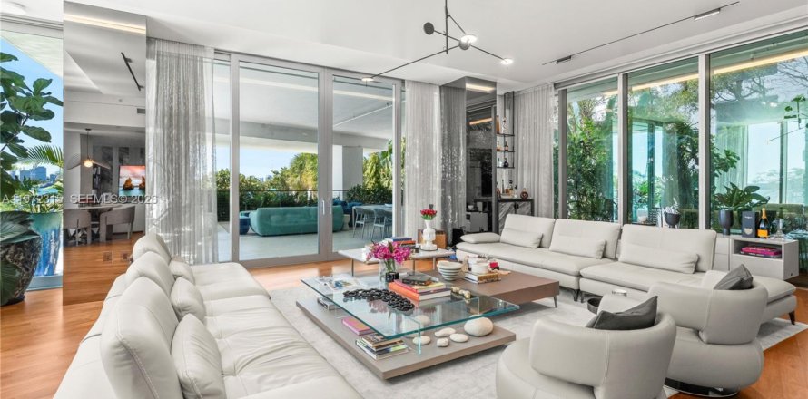 Condo à Miami Beach, Floride, 3 chambres  № 2033826