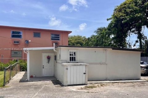 Villa ou maison à louer à Miami, Floride: 1 chambre, 55.74 m2 № 1854959 - photo 1