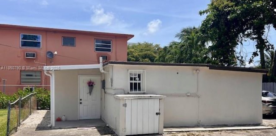 Villa ou maison à Miami, Floride 1 chambre, 55.74 m2 № 1854959