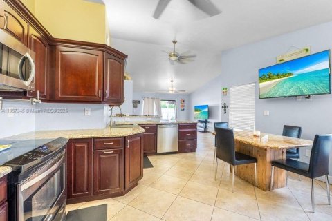 House in Davie, Florida 3 bedrooms, 152.36 sq.m. № 1881469 - photo 8