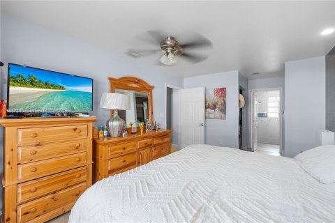 House in Davie, Florida 3 bedrooms, 152.36 sq.m. № 1881469 - photo 14