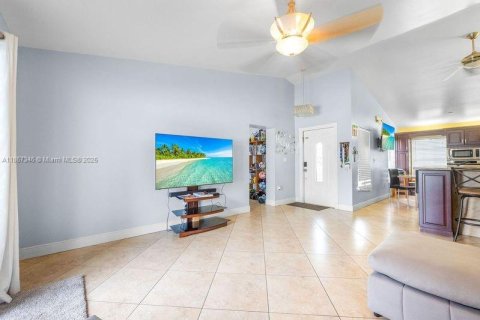 House in Davie, Florida 3 bedrooms, 152.36 sq.m. № 1881469 - photo 28