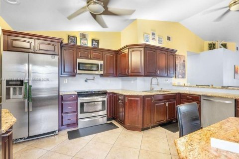 House in Davie, Florida 3 bedrooms, 152.36 sq.m. № 1881469 - photo 7