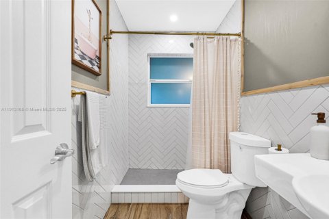 House in Hallandale Beach, Florida 3 bedrooms, 155.7 sq.m. № 1974599 - photo 29