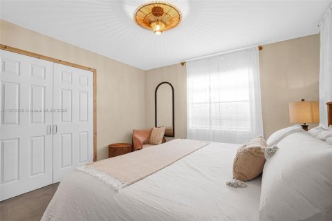 House in Hallandale Beach, Florida 3 bedrooms, 155.7 sq.m. № 1974599 - photo 26