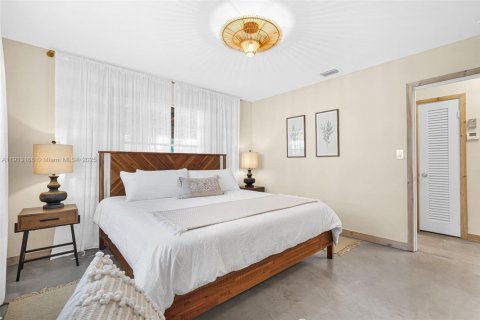 House in Hallandale Beach, Florida 3 bedrooms, 155.7 sq.m. № 1974599 - photo 27