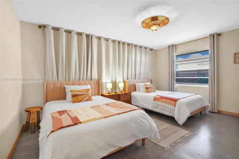 House in Hallandale Beach, Florida 3 bedrooms, 155.7 sq.m. № 1974599 - photo 22