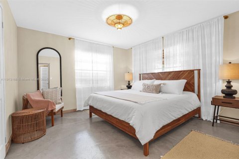 House in Hallandale Beach, Florida 3 bedrooms, 155.7 sq.m. № 1974599 - photo 25