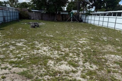 Terreno en venta en Miami, Florida № 2000416 - foto 6