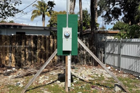 Terreno en venta en Miami, Florida № 2000416 - foto 8