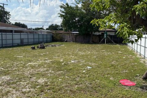 Terreno en venta en Miami, Florida № 2000416 - foto 4